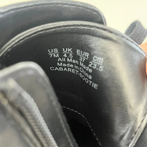 Black Ankle Booties Low Heel Side Zip Comfort Boots Size 7 Naturalizer Cabaret - Picture 12 of 13